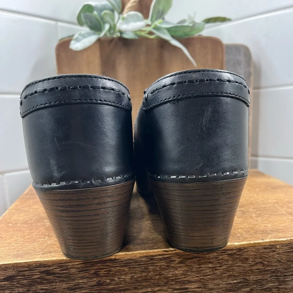 Dansko EU 40 US 9 Mavis Clogs - Picture 2 of 3